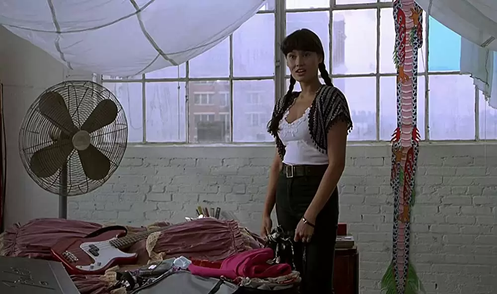 「ウェインズ・ワールド」ティア・カレルの画像