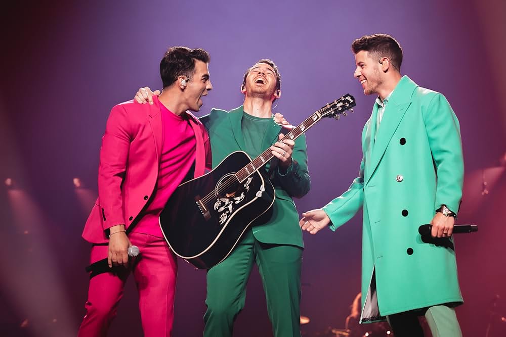 ハピネスは続く：ジョナス・ブラザーズ コンサートの画像