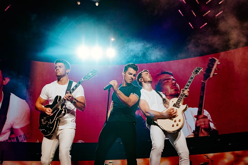 ハピネスは続く：ジョナス・ブラザーズ コンサートの画像