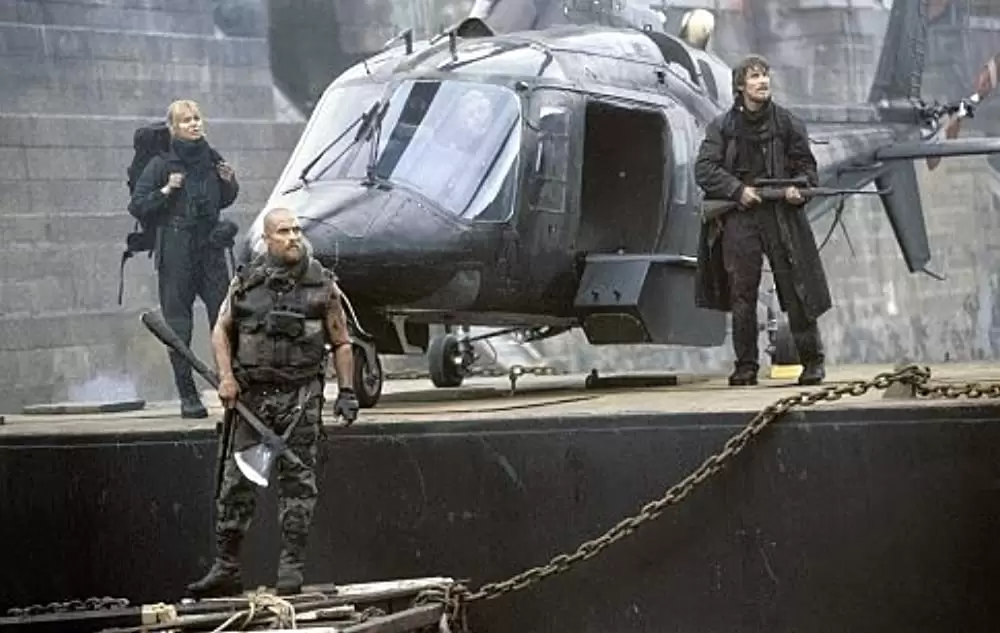 「サラマンダー」マシュー・マコノヒー & クリスチャン・ベール & イザベラ・スコルプコの画像