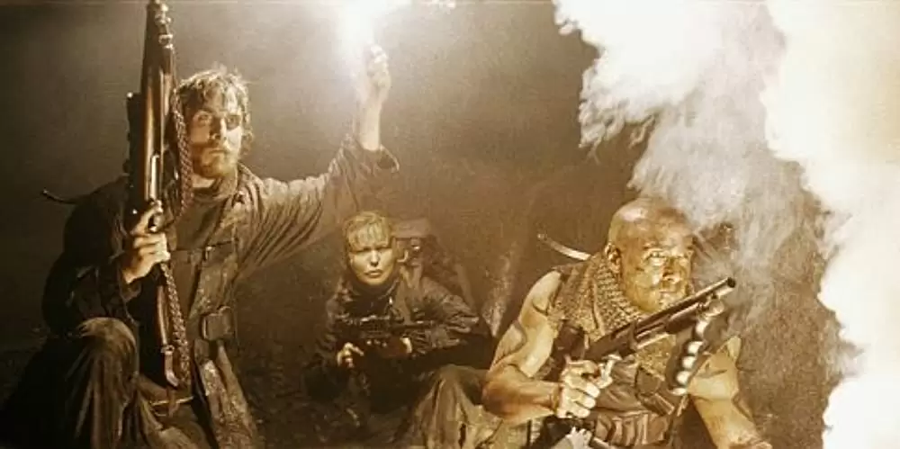 「サラマンダー」マシュー・マコノヒー & クリスチャン・ベール & イザベラ・スコルプコの画像