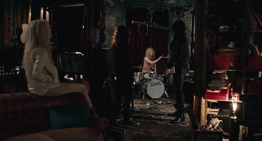 オンリー・ラヴァーズ・レフト・アライヴの画像