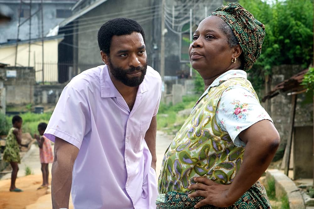 半分のぼった黄色い太陽の画像