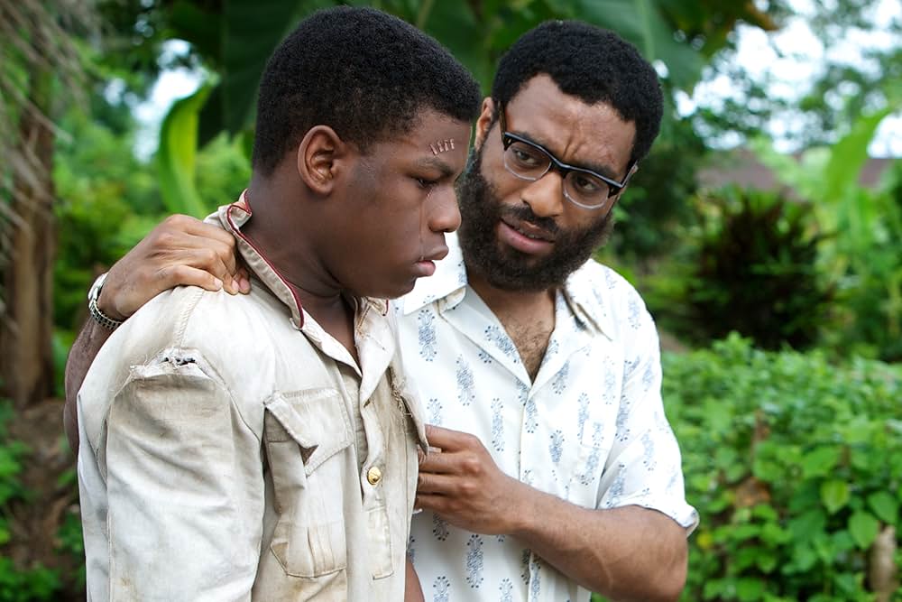 半分のぼった黄色い太陽の画像