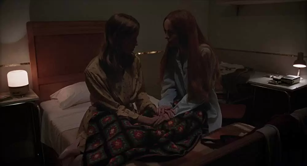 「サスペリア」ダコタ・ジョンソン & ミア・ゴスの画像