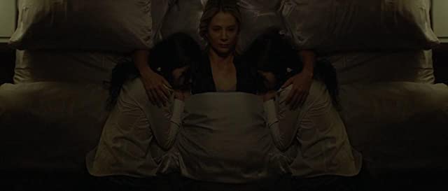 ガール・イン・ザ・ミラーの画像