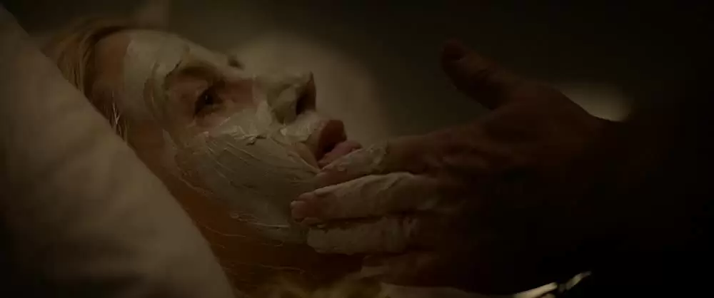 「ガール・イン・ザ・ミラー」ミラ・ソルビノ & ジェイソン・アイザックスの画像