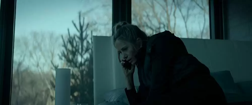 「ガール・イン・ザ・ミラー」ミラ・ソルビノの画像