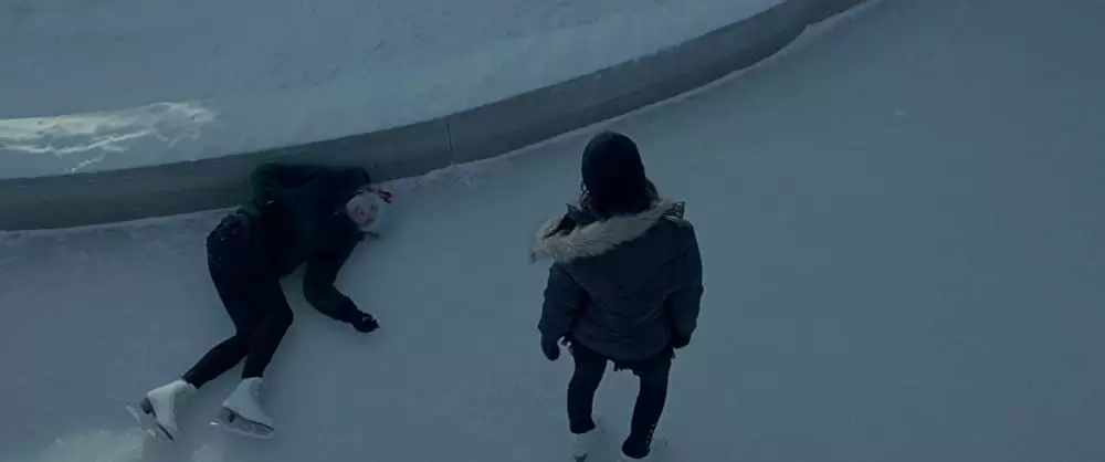 「ガール・イン・ザ・ミラー」インディア・アイズリーの画像