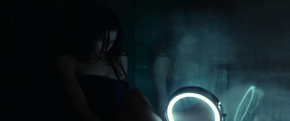 ガール・イン・ザ・ミラーの画像