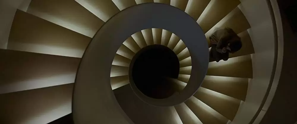 「ガール・イン・ザ・ミラー」インディア・アイズリーの画像