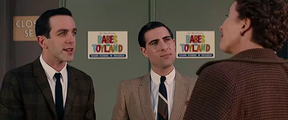 「ウォルト・ディズニーの約束」エマ・トンプソン & ジェイソン・シュワルツマン & B・J・ノバクの画像