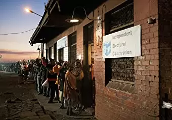 マンデラ 自由への長い道の画像