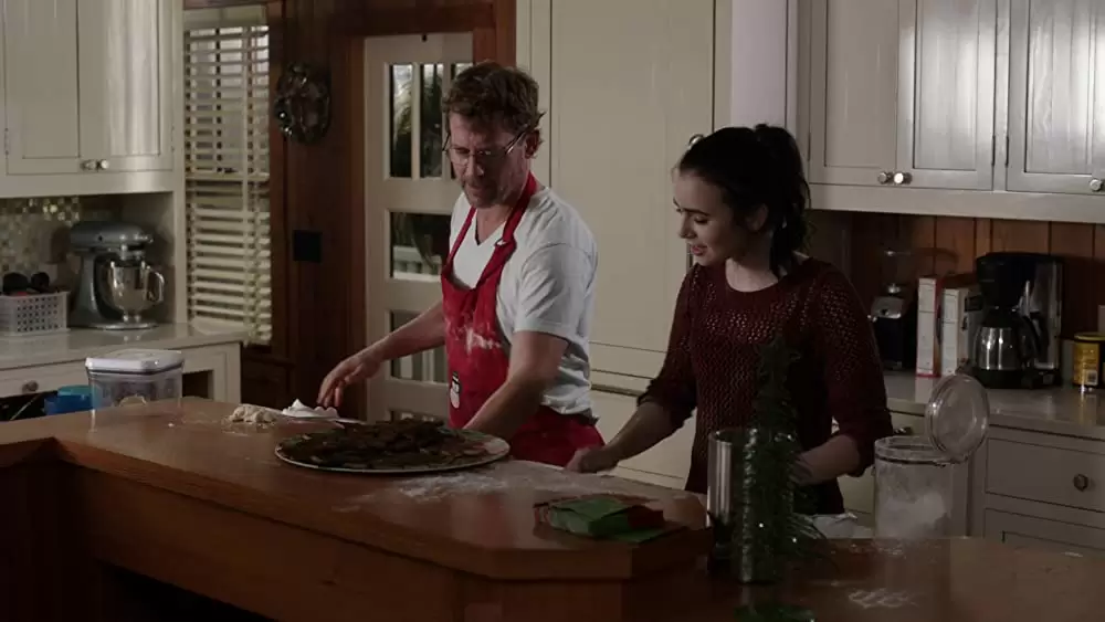 「ハッピーエンドが書けるまで」グレッグ・キニア & リリー・コリンズの画像