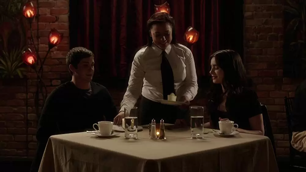 「ハッピーエンドが書けるまで」ローガン・ラーマン & リリー・コリンズの画像