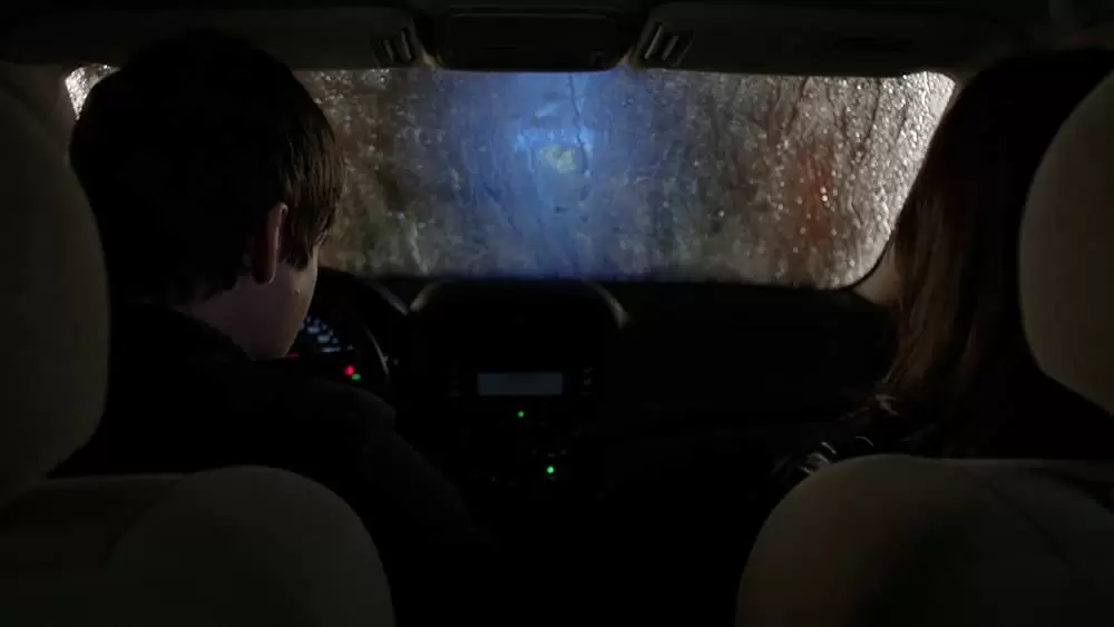 「ハッピーエンドが書けるまで」ローガン・ラーマン & リリー・コリンズの画像