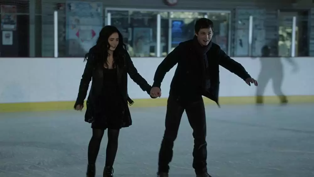 「ハッピーエンドが書けるまで」ローガン・ラーマン & リリー・コリンズの画像