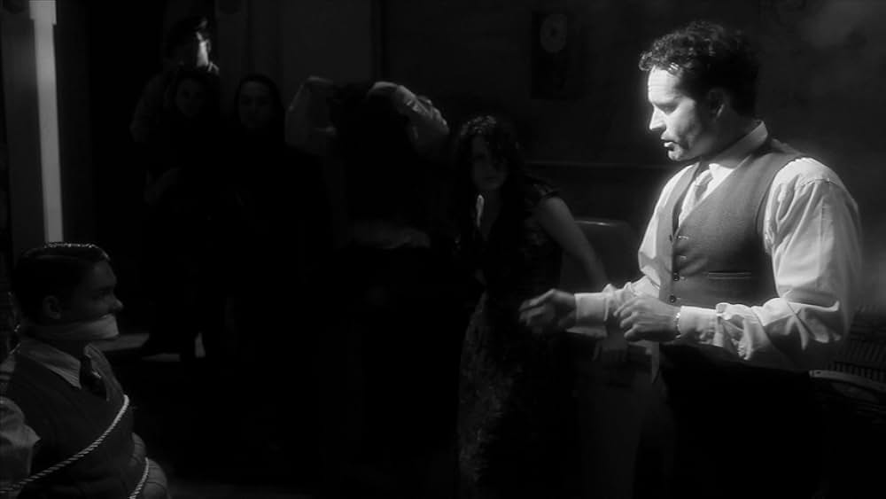 Keyhole（原題）の画像