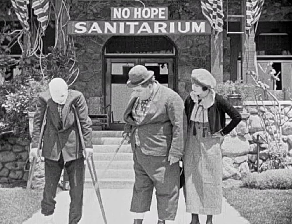 ファッティとキートンのグッドナイト・ナース／デブ君の入院の画像