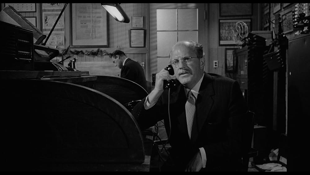 The Scarlet Hour（原題）の画像