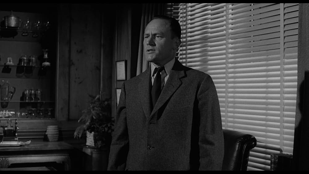 The Scarlet Hour（原題）の画像