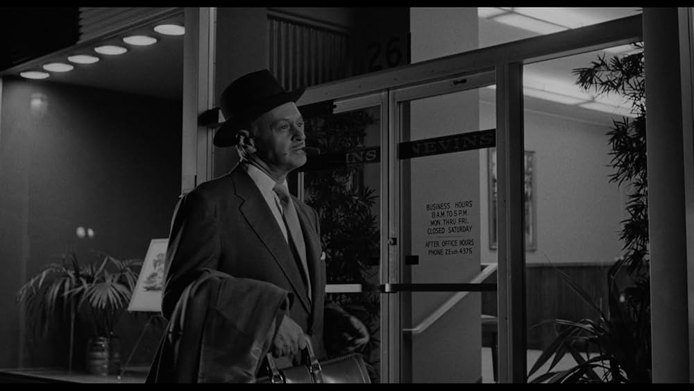 The Scarlet Hour（原題）の画像