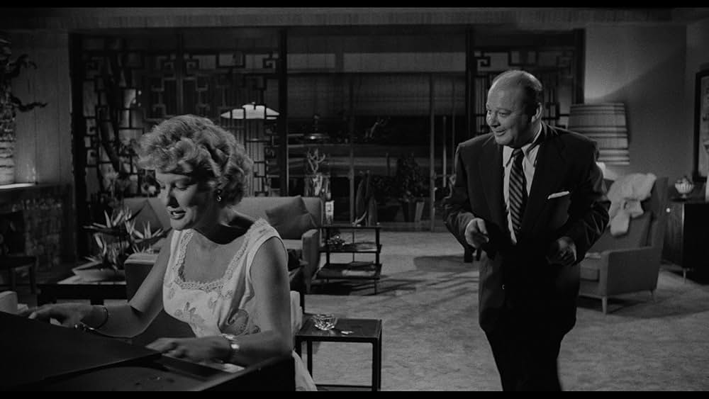 The Scarlet Hour（原題）の画像