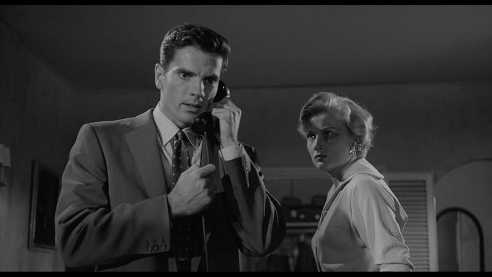 The Scarlet Hour（原題）の画像