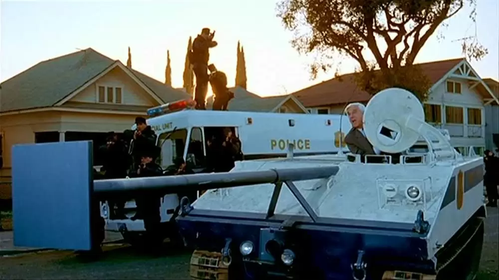 「裸の銃を持つ男 PART2 1/2」レスリー・ニールセンの画像