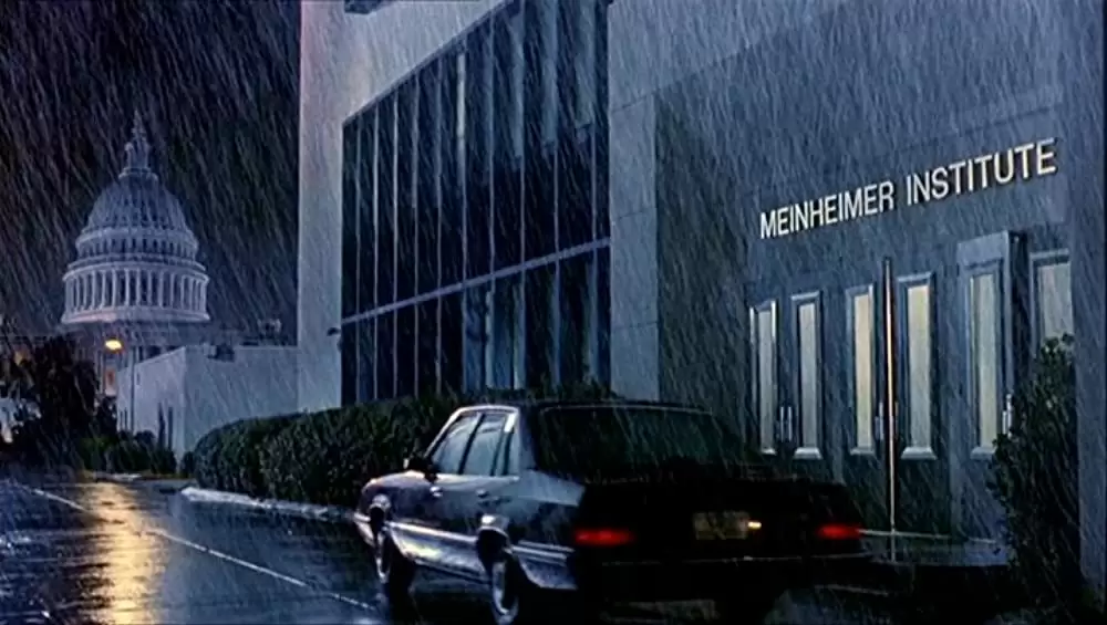 裸の銃を持つ男 PART2 1/2の画像