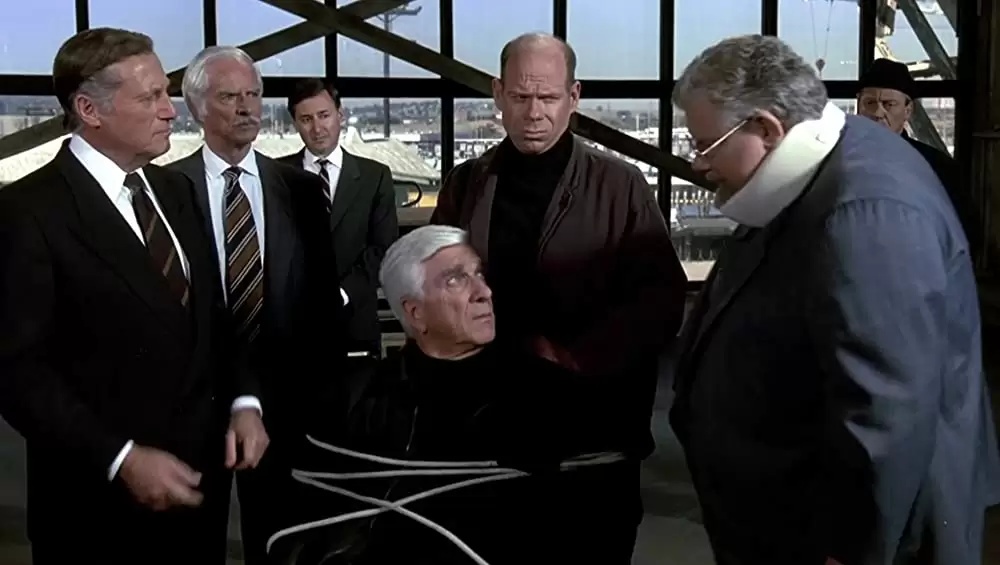 「裸の銃を持つ男 PART2 1/2」レスリー・ニールセン & リチャード・グリフィスの画像