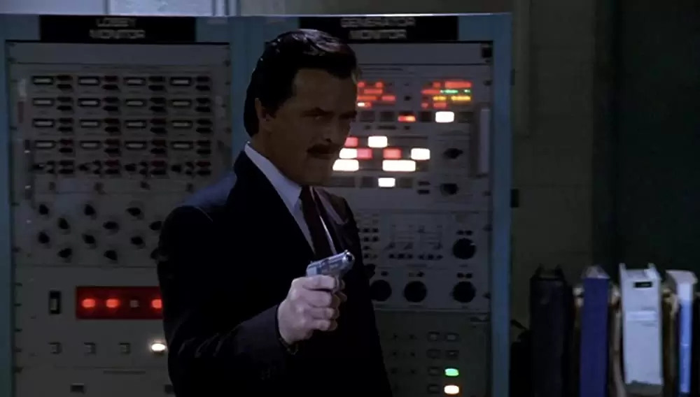 裸の銃を持つ男 PART2 1/2の画像