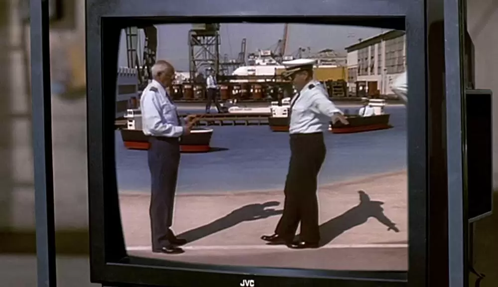 裸の銃を持つ男 PART2 1/2の画像