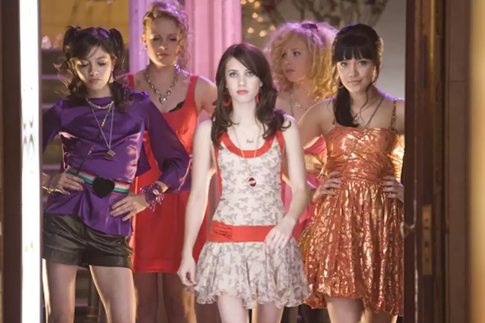 「ワイルド・ガール」エマ・ロバーツ & ジュノー・テンプル & Linzey Cocker & ソフィー・ウー & キンバリー・ニクソンの画像