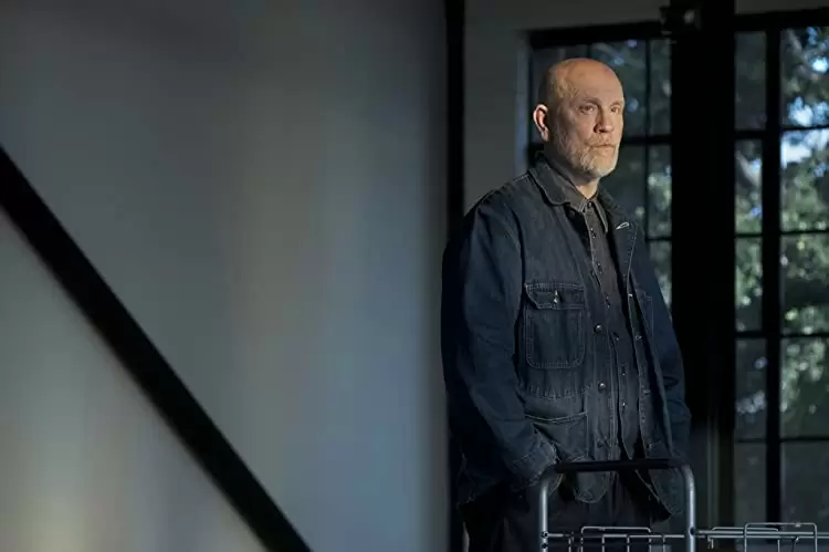 「ベルベット・バズソー: 血塗られたギャラリー​」ジョン・マルコビッチの画像