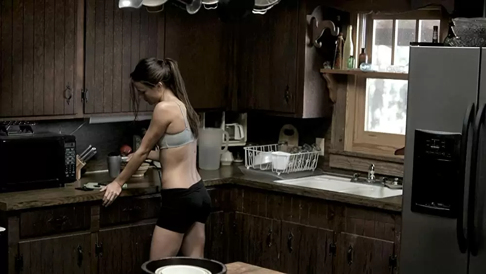 「アイ・スピット・オン・ユア・グレイヴ」サラ・バトラーの画像