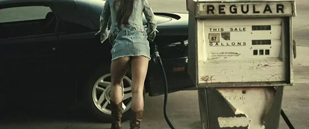 「アイ・スピット・オン・ユア・グレイヴ」サラ・バトラーの画像