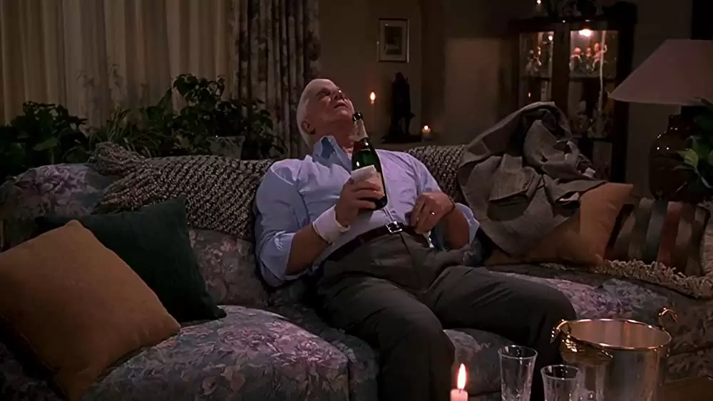 「裸の銃を持つ男PART33 1／3 最後の侮辱」レスリー・ニールセンの画像