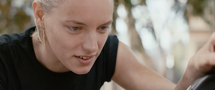 アンダー・ハー・マウスの画像