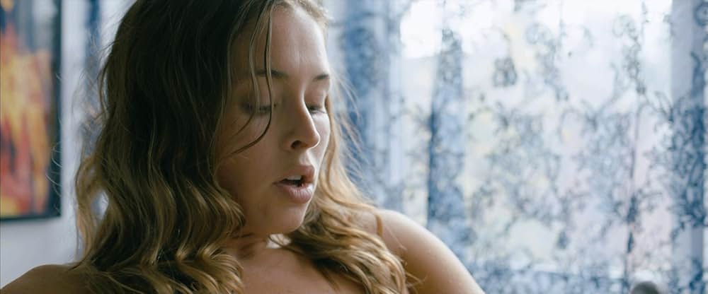 アンダー・ハー・マウスの画像