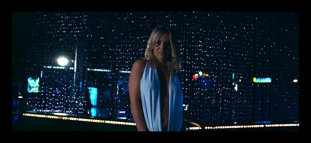 アンダー・ハー・マウスの画像