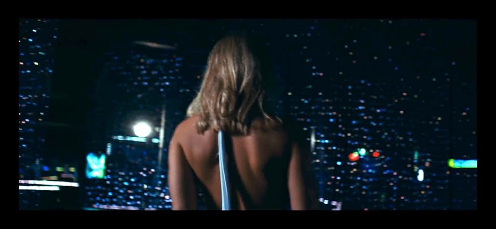 アンダー・ハー・マウスの画像