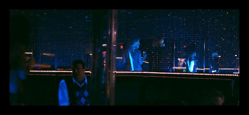 アンダー・ハー・マウスの画像