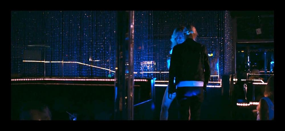 アンダー・ハー・マウスの画像