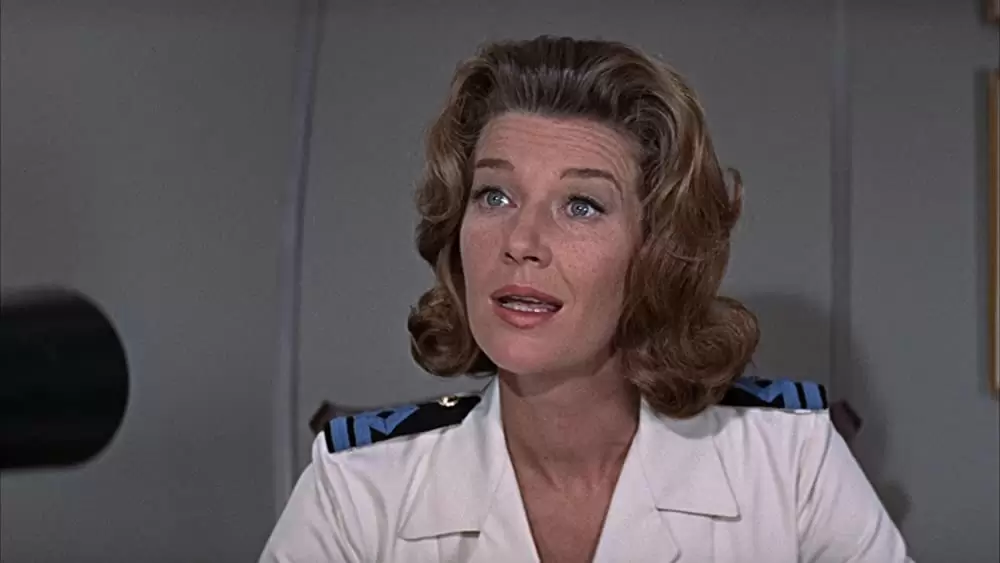 「007は二度死ぬ」ロイス・マクスウェルの画像