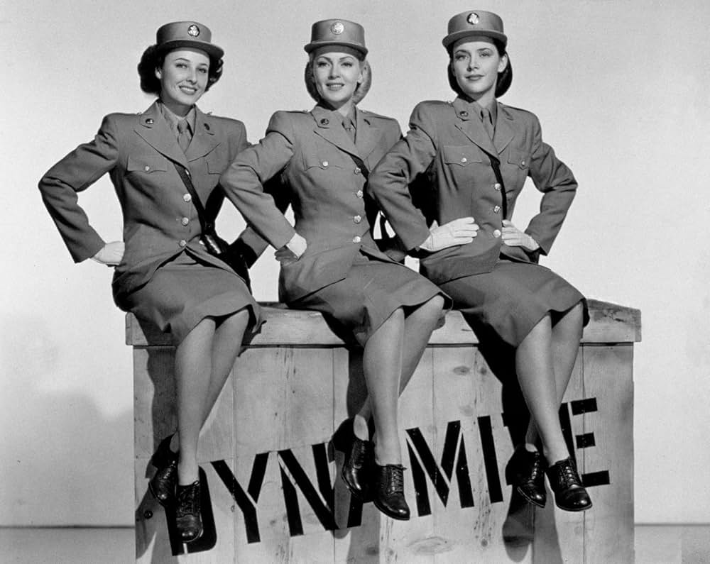 陸軍の美人トリオの画像