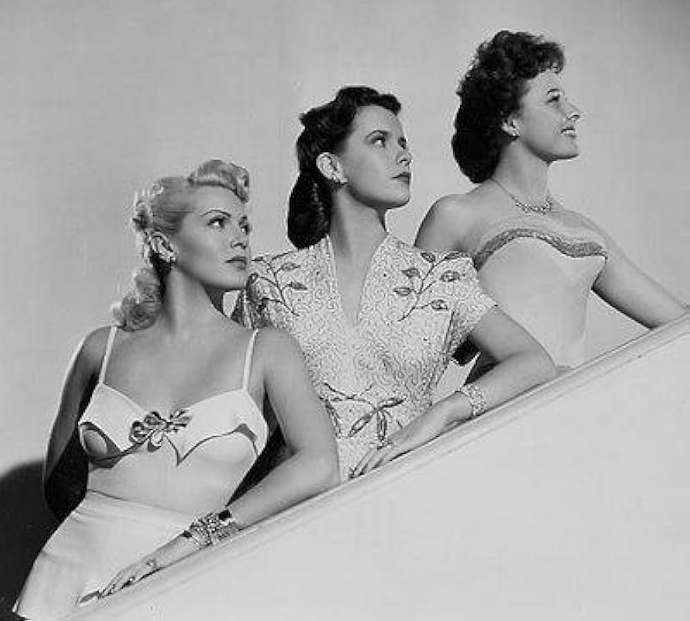 陸軍の美人トリオの画像