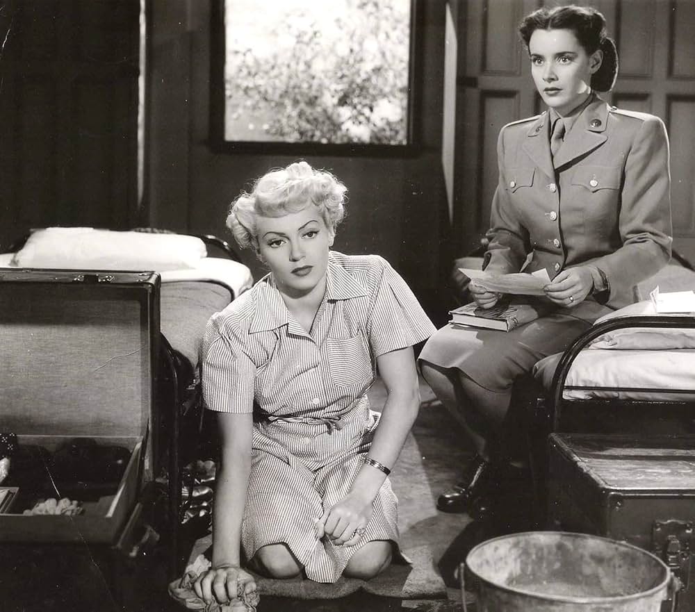 陸軍の美人トリオの画像