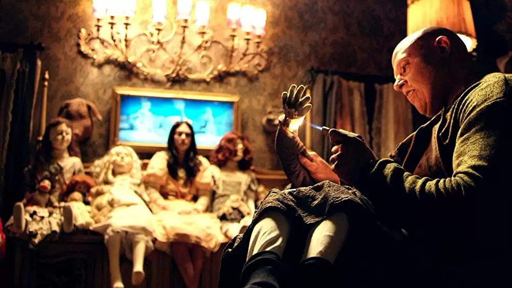 「ゴーストランドの惨劇」ロブ・アーチャー & エミリア・ジョーンズの画像