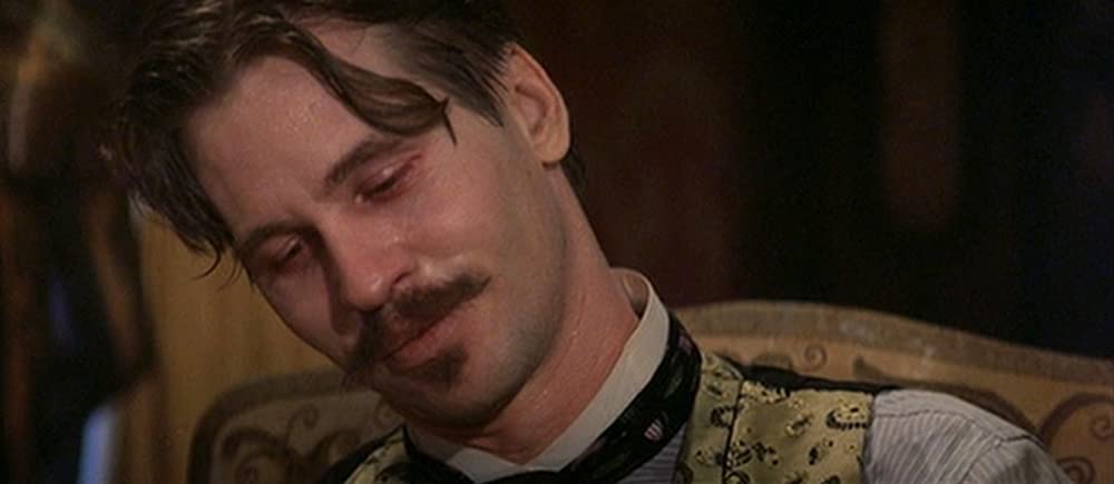 トゥームストーンの画像